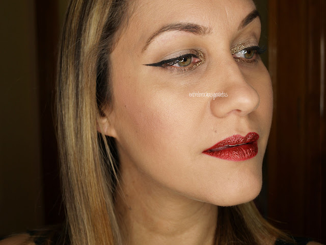 delineado labios rojos glitter