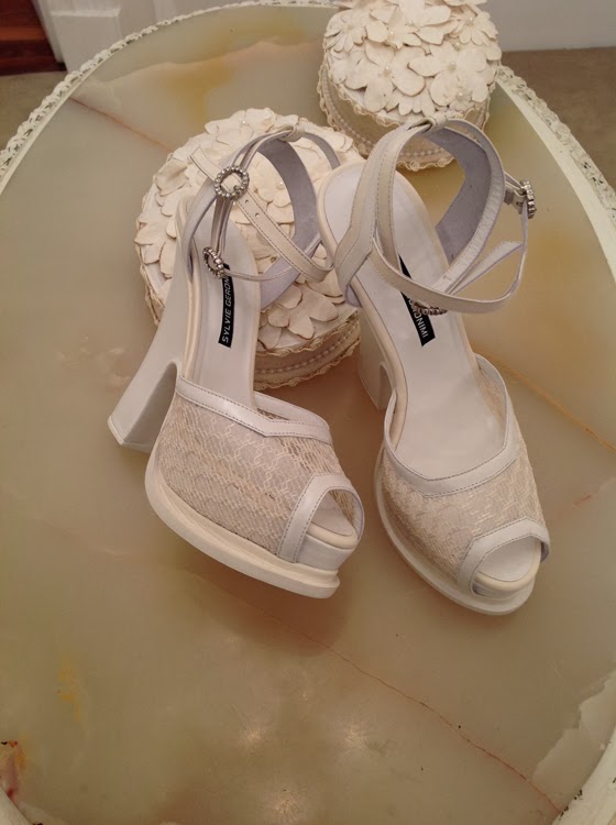 La boda: Los vestidos de novia y zapatos de Araceli González / moda la cultura