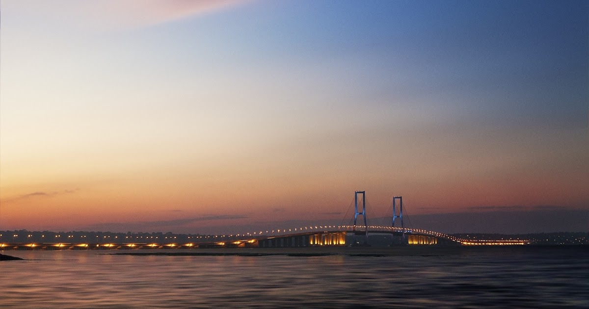 Kesepian di Tengah Malam? Yuk, Ke Jembatan Suramadu Surabaya! - Kisah