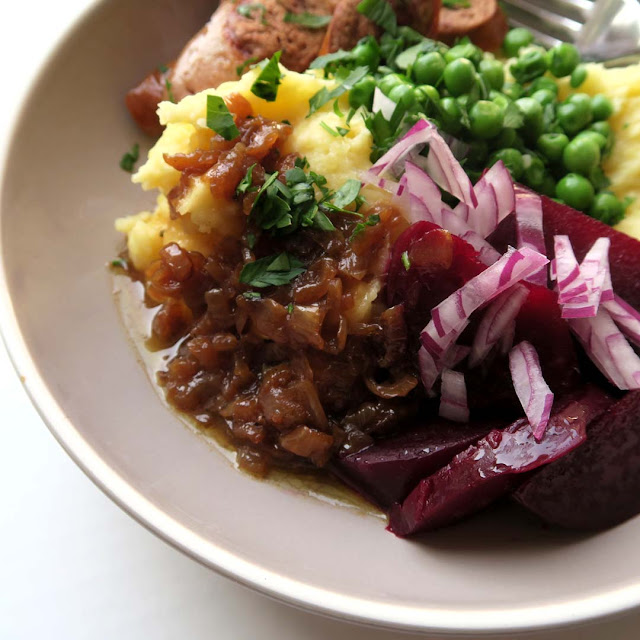 Leckere Zwiebelsauce ist der Star auf der Pü-Bowl | pastasciutta.de