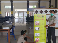 Sosialisasi Pencegahan Covid-19 : KKP Kelas I Denpasar Wilayah Kerja Pelabuhan Laut Benoa Pasang Himbauan di Terminal Penumpang Sosialisasi Pencegahan Covid-19 : KKP Kelas I Denpasar Wilayah Kerja Pelabuhan Laut Benoa Pasang Himbauan di Terminal Penumpang
