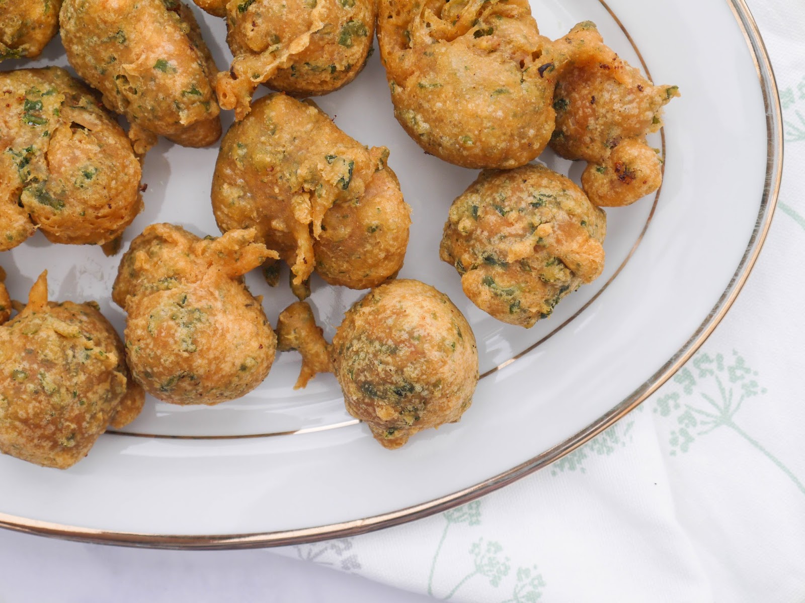 This Muslim Girl Bakes Fresh Methi Pakoras with Green Chutney.