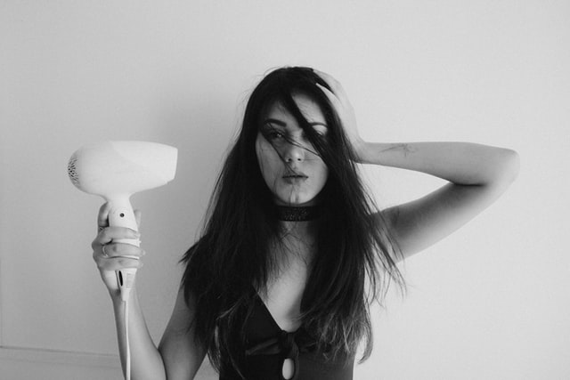 Are split ends or split hairs bothering? Follow these 5 hair care tips to get rid of Are split ends or split hairs bothering? Follow these 5 hair care tips to get rid of