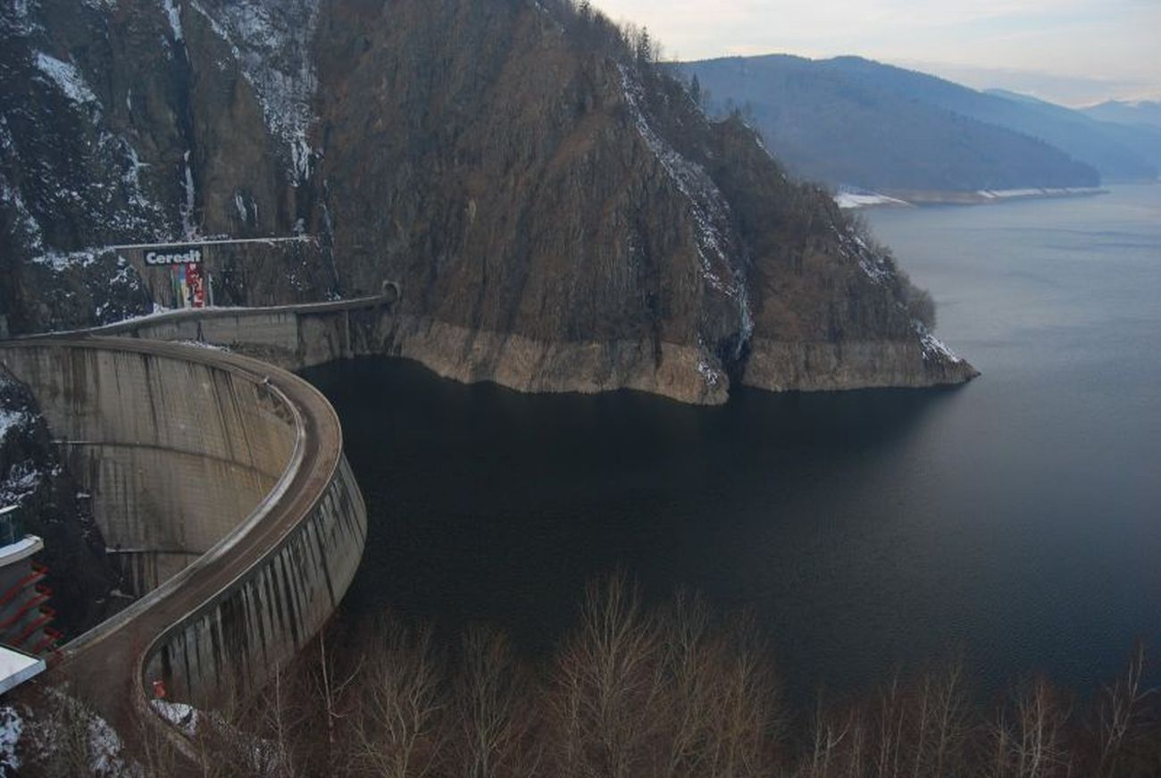 undeva la mijloc Dinspre Vidraru spre Bâlea, prin Transfăgărăşan