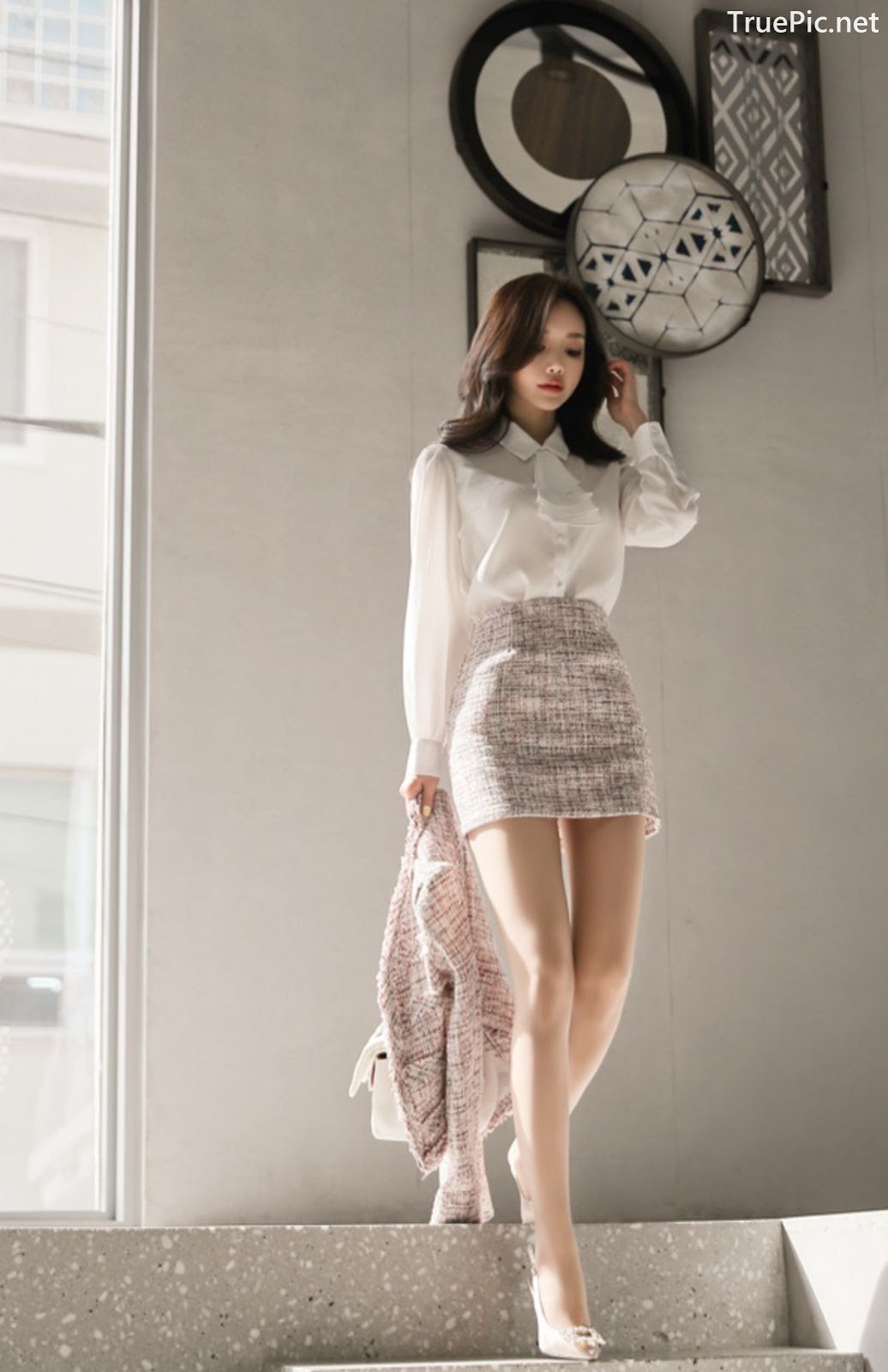 Image-Hot-Korean-Fashion-Model-Son-Yoon-Joo-She-So-Lovely-With-Miniskirt-TruePic.net- Picture-16