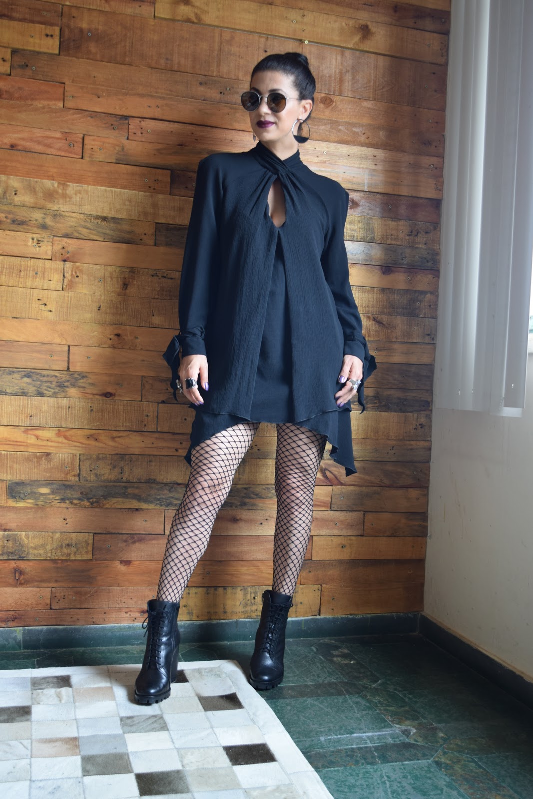 meia arrastão com coturno