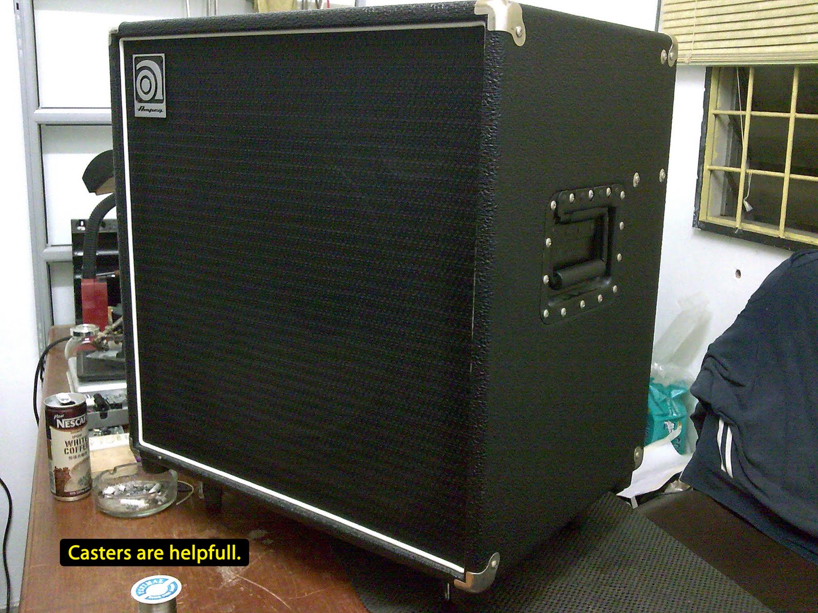 Membaiki alatan muzik Ampeg BA115HP
