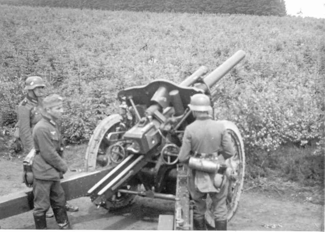 легкая полевая гаубица le. германия: 105-мм гаубица lefh18. H. 105-мм гаубица lefh 18. немецкая 150-мм полевая гаубица.