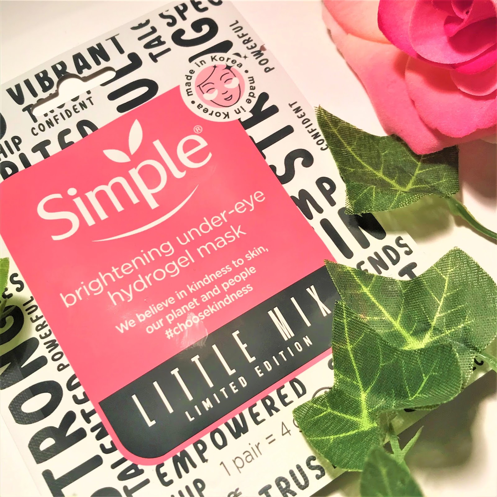 Simple x Little Mix Under-Eye Hydrogel Mask Simple x Little Mix Under-Eye Hydrogel Mask