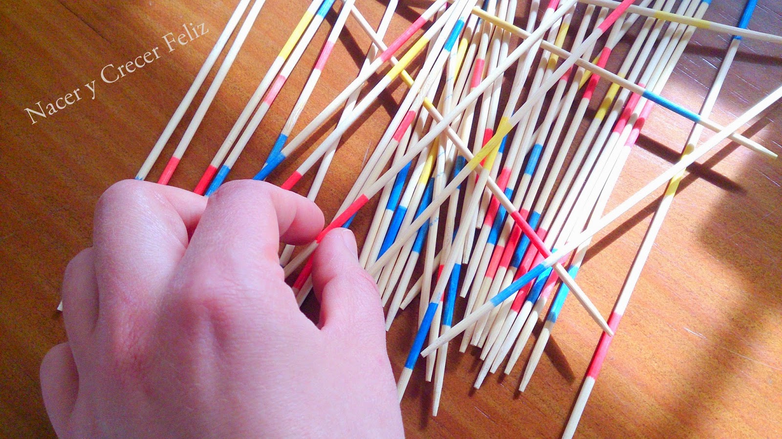 Nacer y crecer feliz Hoy jugamos a... Mikado