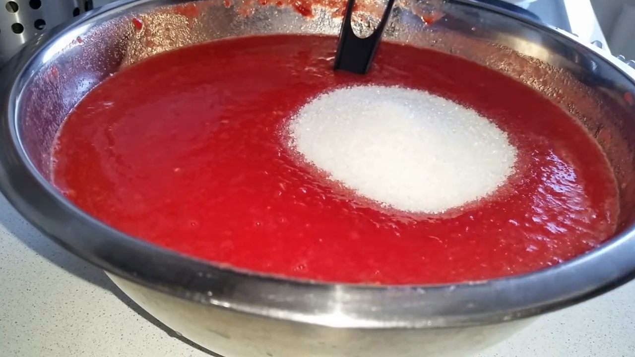 На литр томатного сколько соли