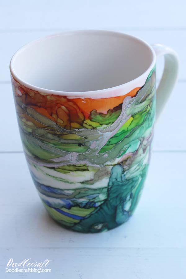 DIY Paint Drip Coffee Mugs  Painted coffee mugs, Coffee mug crafts, Coffee  cups diy