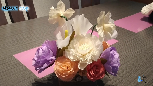 Flores de papel crepé: rosas, narcisos y calas - HANDBOX