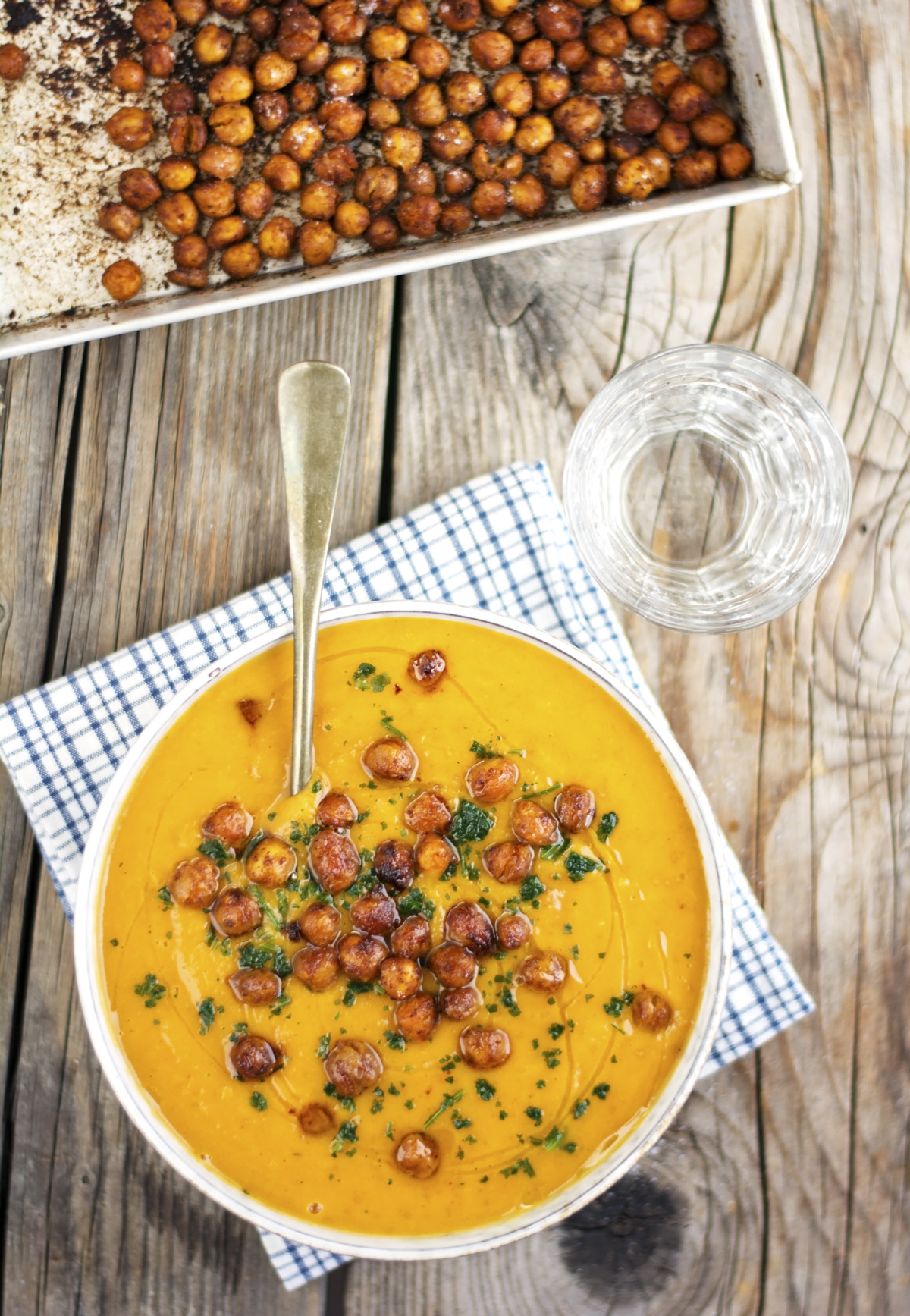 (Vegan) Roasted Butternut Squash and Pear Soup with Paprika Chickpeas