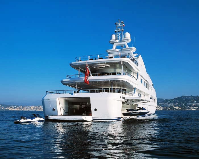 lady lola yacht hagadone