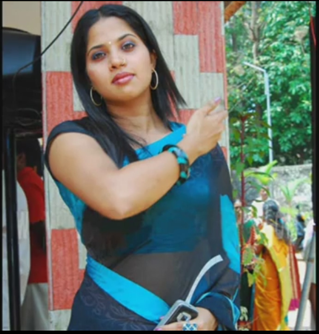 Malayalam Tv Serial Actress Sruthi Nair Hot Navel Show In