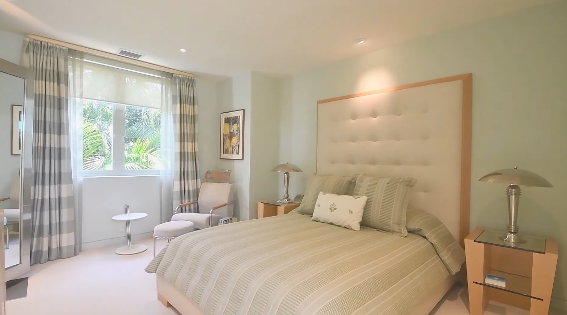 35 Interior Design Photos vs. 936 N Lake Way, Palm Beach, FL Luxury Home Tour