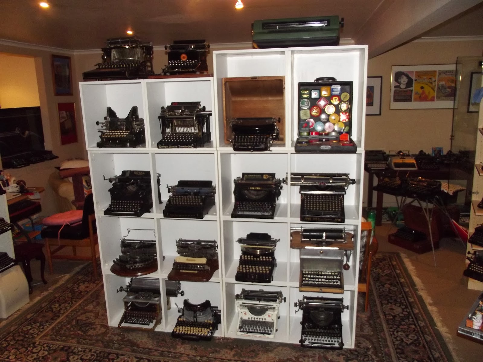 oz.Typewriter Typewriter Display Shelves