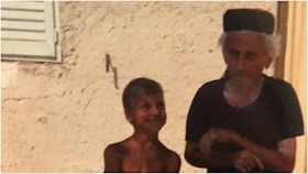 Misteri Kakek Berpeci di Foto Zlatan Ibrahimovic Misteri Kakek Berpeci di Foto Zlatan Ibrahimovic