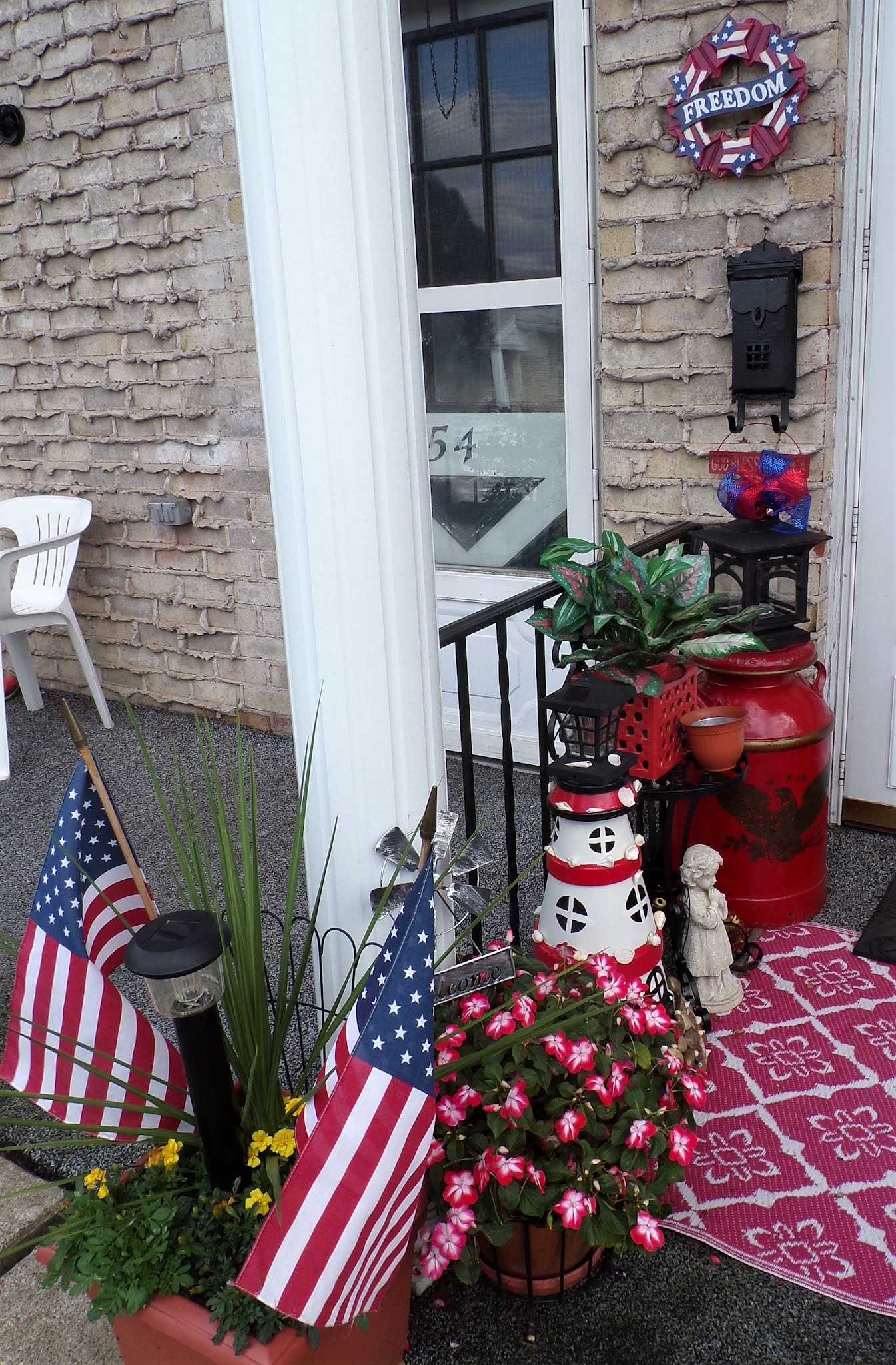 DEBBIEDABBLE BLOG Labor Day Front Porch and Yard and Another