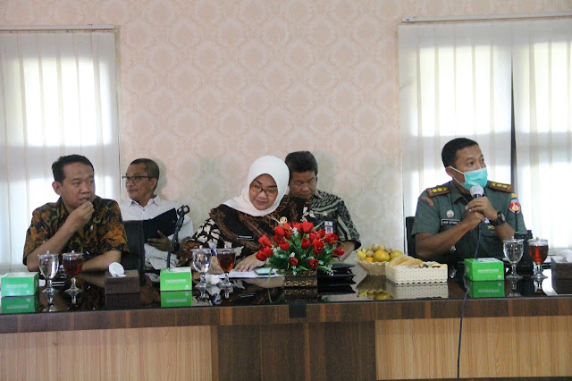 Cegah Penyebaran Covid-19, Pemkab Sragen Gelar Rakor Penanganan Virus Corona Cegah Penyebaran Covid-19, Pemkab Sragen Gelar Rakor Penanganan Virus Corona