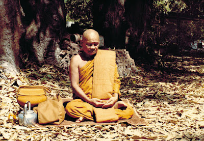 THIỀN QUÁN LÀ GÌ?  Ajahn Chah - Cư sĩ Nguyên Giác dịch