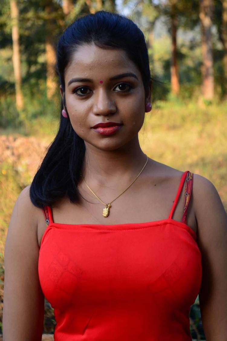 Global Pictures Gallery: Bhavya Sri's Latest Hot Cleveage Spicy