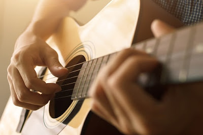 Kunci Gitar Dan Lirik Lagu Iwan Fals - Yang Terlupakan Lengkap