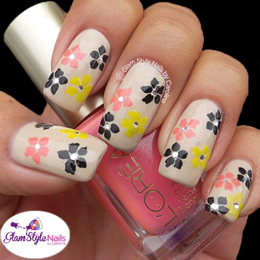 Glam Style Nails by Carolina: FLOWERS WITH A CREAMY BASE