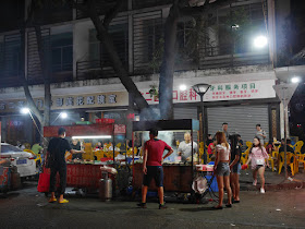 street food vendors at night on Lianhua Road in Zhuhai