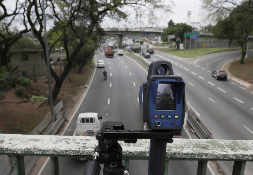 Bolsonaro pede que AGU recorra de decisão sobre retomada de radares em rodovias federais 1 Foto%2BCesar%2BOgata