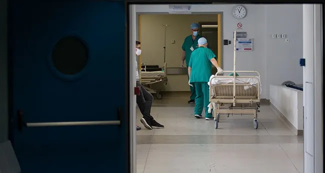 «Καρφώθηκαν» 60% εμβολιασμένοι στις ΜΕΘ Θεσσαλονίκης! «Κόκκαλο» ο δημοσιογράφος – ΧΑΜΟΣ με το ΒΙΝΤΕΟ «Καρφώθηκαν» 60% εμβολιασμένοι στις ΜΕΘ Θεσσαλονίκης! «Κόκκαλο» ο δημοσιογράφος – ΧΑΜΟΣ με το ΒΙΝΤΕΟ
