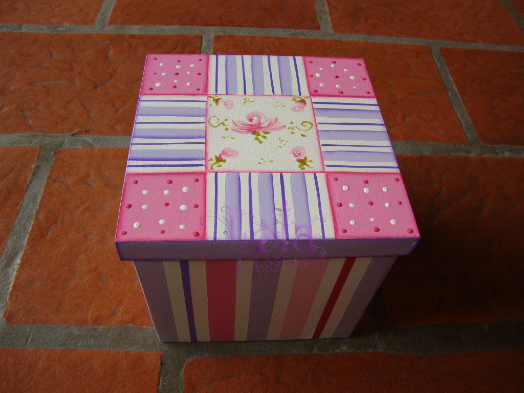 Lola Artesanías: Caja 16x16 rosa y lila