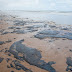 Entenda os efeitos que as manchas de óleo no litoral do Nordeste podem causar na pele