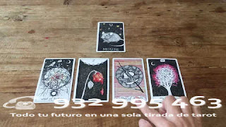 Llama ahora para una lectura de tarot. TAROT