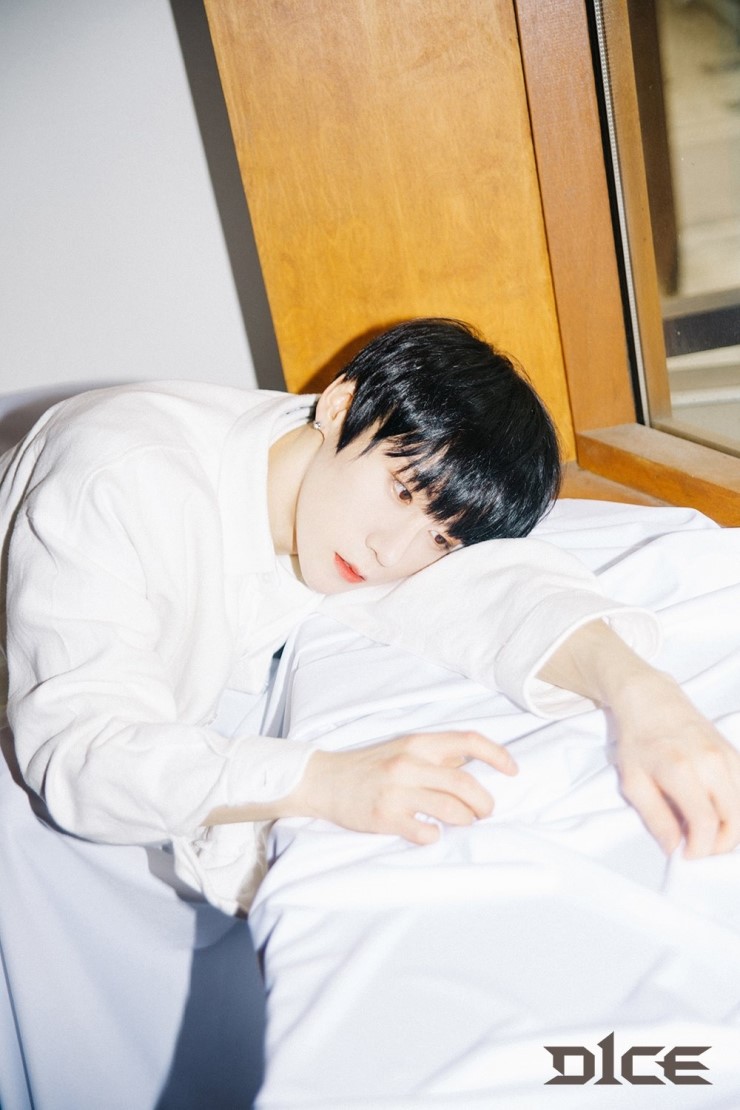 우진영 박우담 그룹 개인별 컨셉포토 모음 + 주말 홍대 사진 | 인스티즈