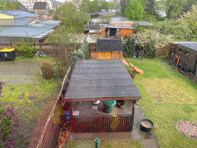 Erster Regen auf dem neuen Dach