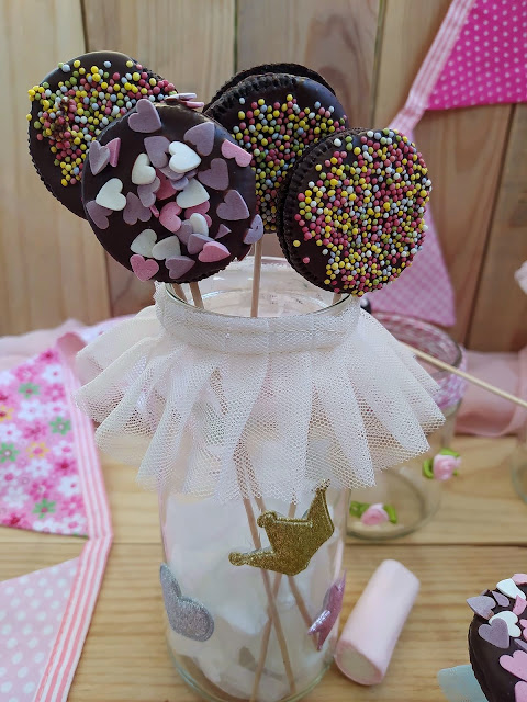 Piruletas de galletas Oreo Cumpleaños, fiestas, mesas dulces, comuniones, bautizos bodas, ideas originales, chocolate, decoración de azúcar, sin horno, fácil, chocolate, candybar Cuca