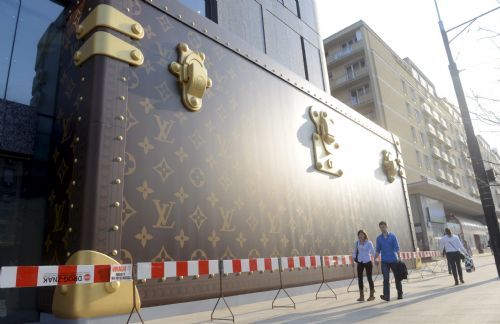 Louis vuitton warsaw hi-res stock photography and images - Alamy