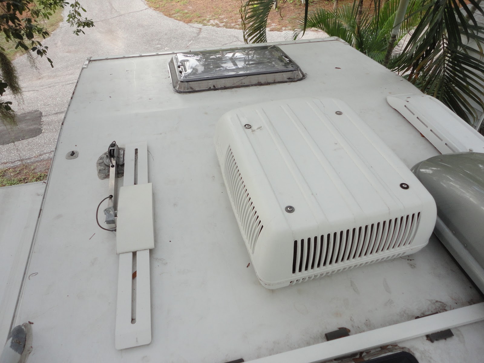 2005 Lance Camper for sale Roof views and exterior vents and valves