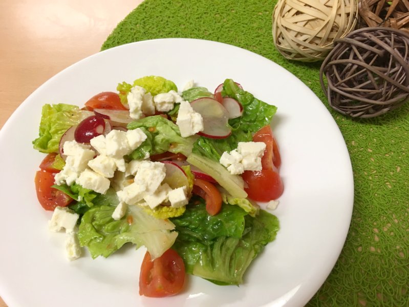 Lecker Bentos und mehr: Gemischter Salat mit Feta