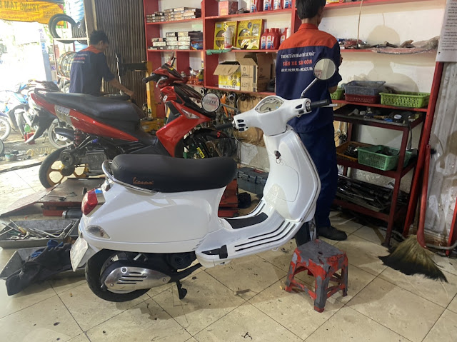 Mẫu sơn xe Vespa LX màu trắng pha lê cực đẹp