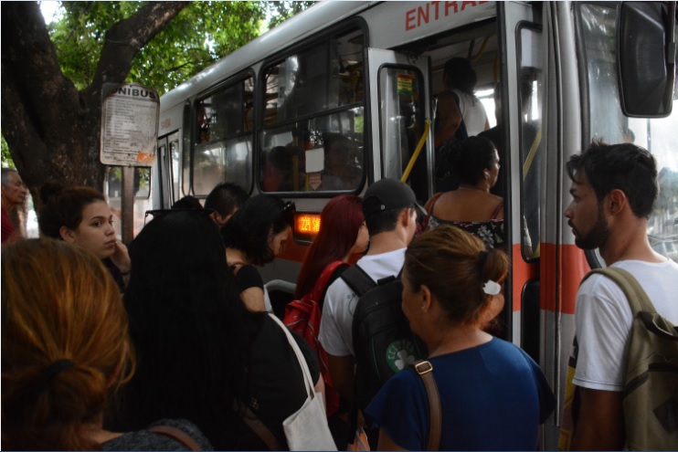 Em Campo Grande, temperatura pode passar dos 40ºC em ônibus lotado 1 %25C3%2581lvaro%2BRezende%2BCorreio%2Bdo%2BEstado