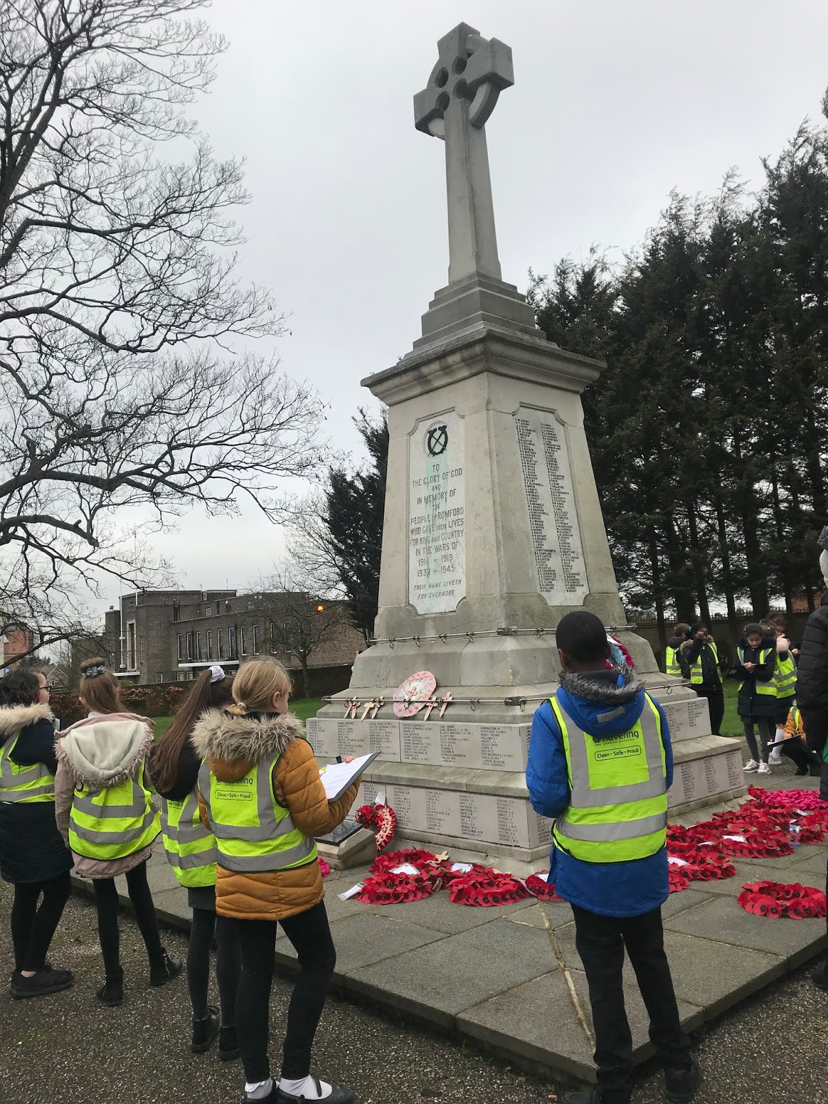 Mead Primary Year 6 war memorial visit