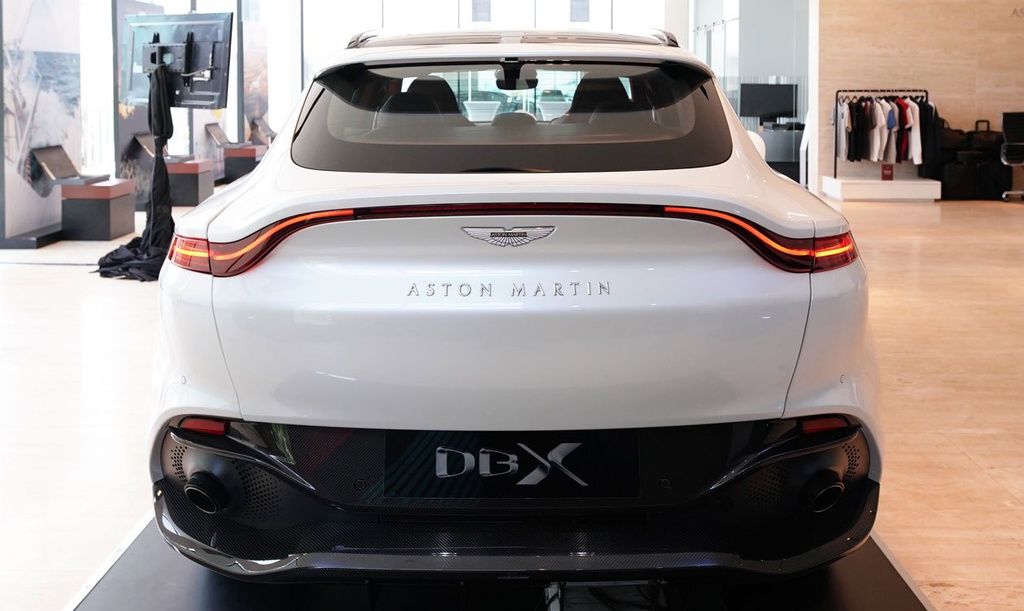 SUV Aston Martin DBX V8 chính thức ra mắt tại Thái Lan