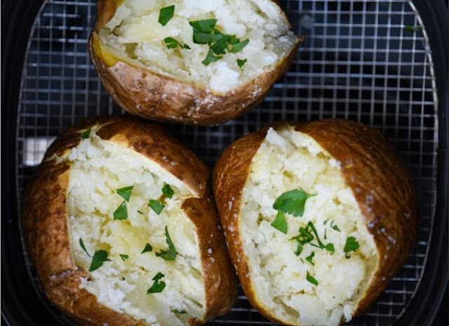 Air Fryer Baked Potato #vegetarian #potatoes