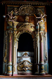 Altar Neoclássico, conhecido como retábulo de São Miguel Arcanjo e Almas