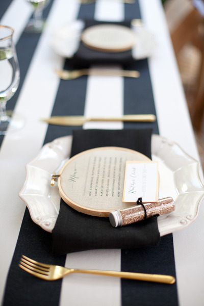 these embroidery hoop place setting sare sweet and personal - a great gift!