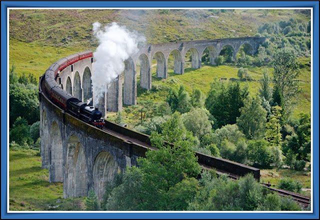 Tren de vapor sobre el viaducto de Glenfinnan