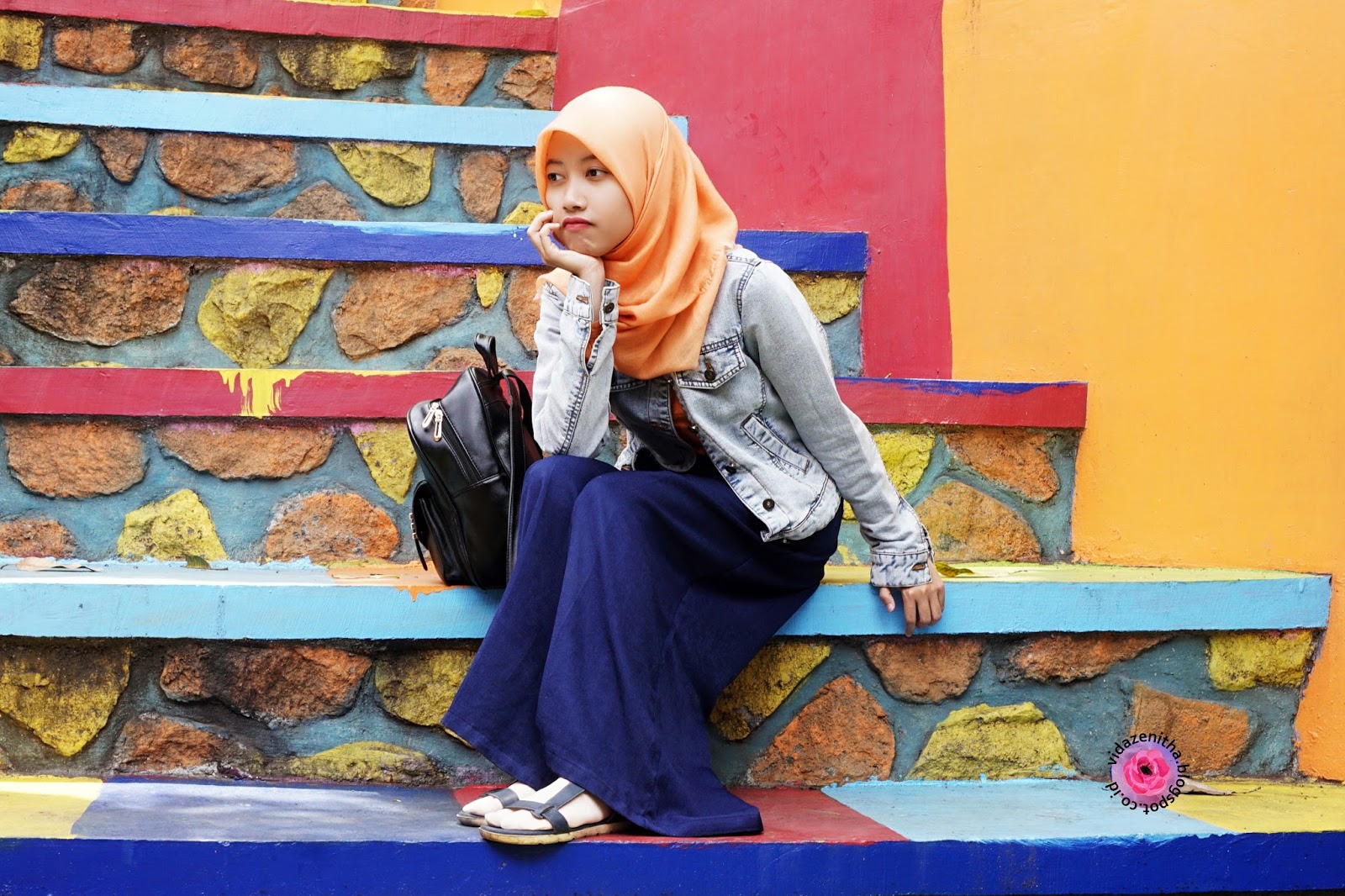 LIBURAN SINGKAT TETAP BERWARNA DI KAMPUNG WARNA WARNI JODIPAN-MALANG